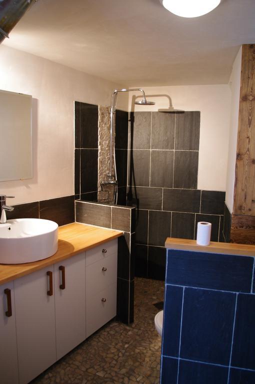 Appartement Dans Chalet De Montagne Bozel Cameră foto